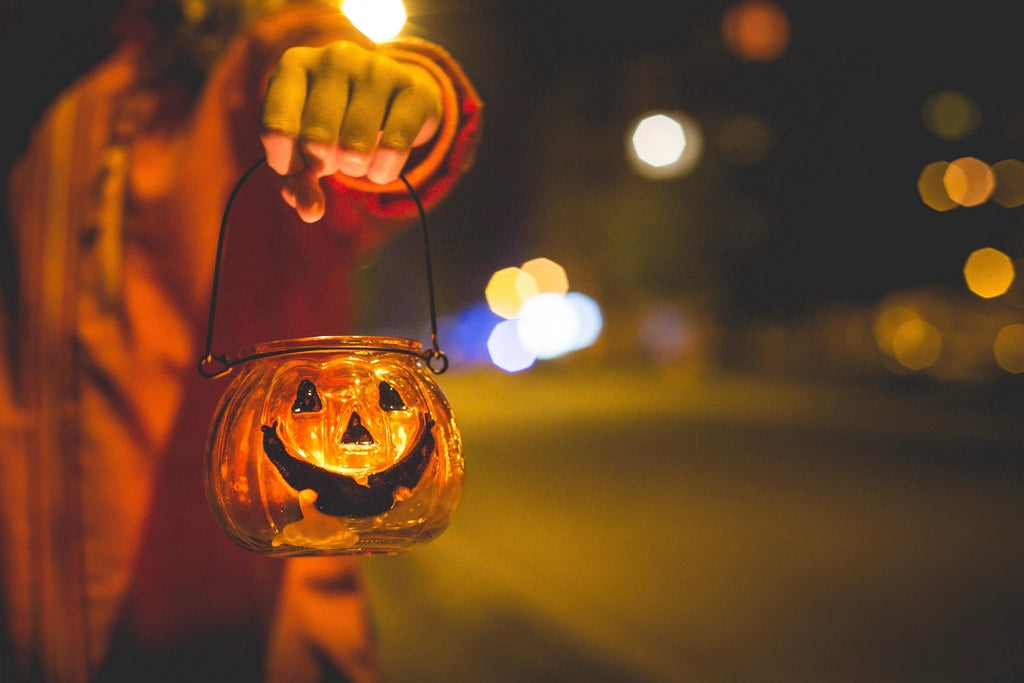 Jack-o'-Lantern Bucket Light